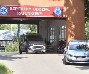 Wypisali emeryta o północy ze szpitala