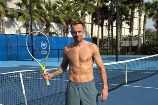 37-letni Kamil Grosicki z odsłoniętym torsem wygląda jak Adonis. Wielu piłkarzy z Ekstraklasy może mu pozazdrościć