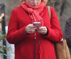 Katarzyna Bosacka w parku