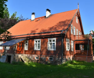 Drewniany dom w Jazowej na Żuławach - zabytek z 1887 r. odzyskał blask po pożarze