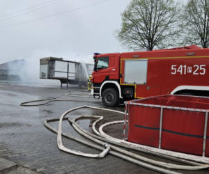 Gigantyczny pożar w Wielkopolsce! Płonie magazyn energii, ewakuowano 65 osób