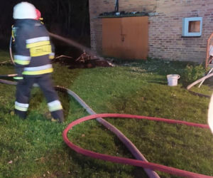 Staruszkowie spali, a ich kuchnia płonęła! ŻYJĄ dzięki… CZUJCE DYMU! 