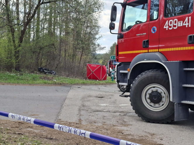 Tragedia na DK 42 Starachowice - Rudnik.  W wypadku zginął motocyklista