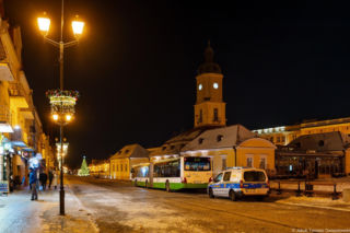 Gorąca herbata, ciepłe ubrania i nocleg. Autobusowa ogrzewalnia pomaga osobom w kryzysie bezdomności przetrwać najmroźniejsze noce