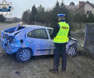 Łuczynów: Groźny wypadek. Młody kierowca wpadł w poślizg i wjechał w ogrodzenie