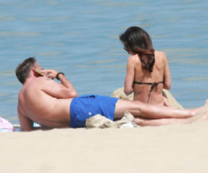 Marta Kaczyńska z mężem na plaży