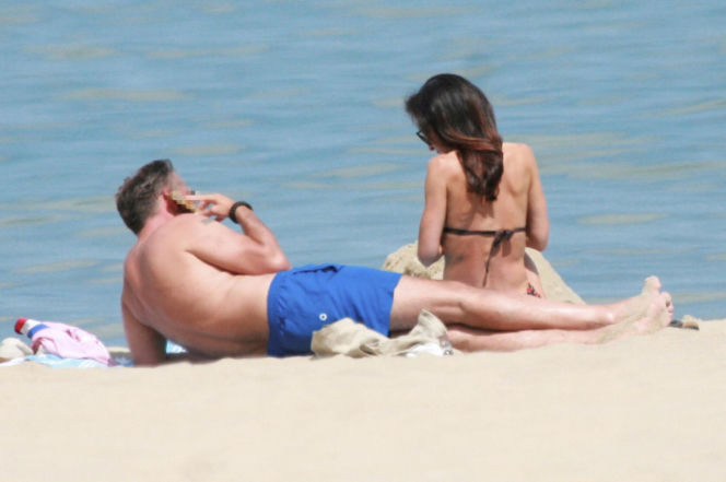 Marta Kaczyńska z mężem na plaży