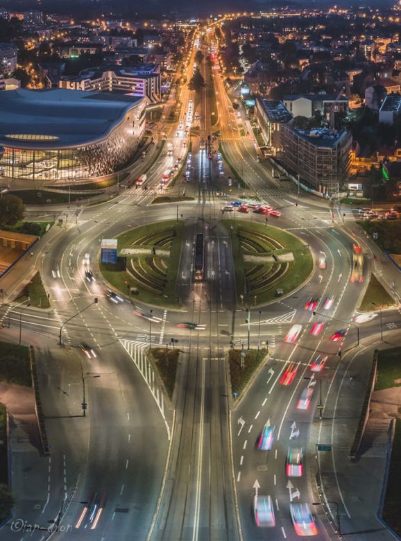Kraków niczym Las Vegas. Takich zdjęć nocnego miasta jeszcze nie widziałeś!