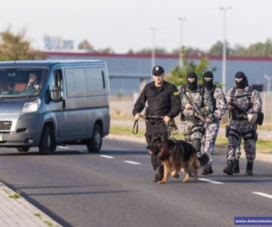 Pościg za porwanym autobusem i strzelanina z terrorystami. Tak szkolą się policjanci!