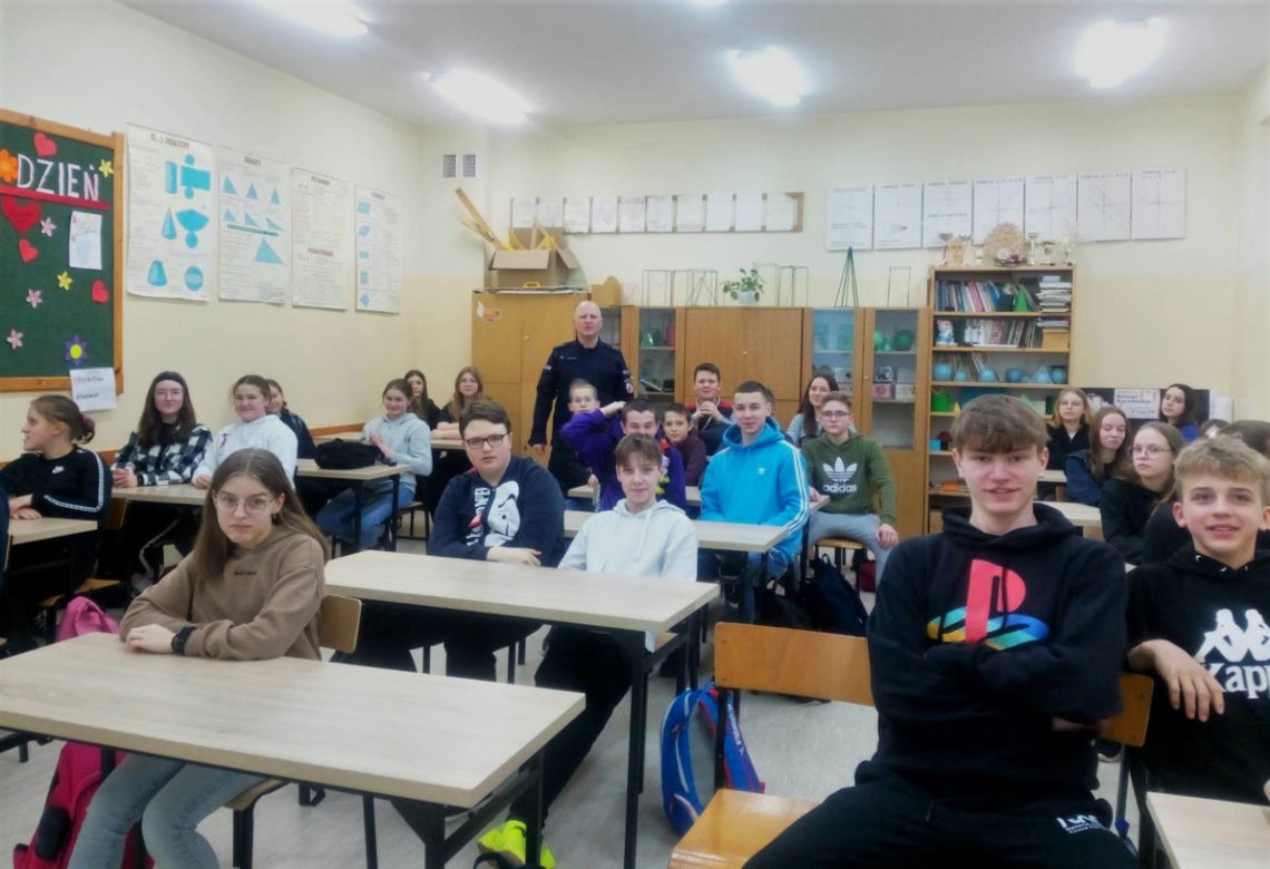 Policja w lubawskich szkołach. Były pogadanki z samym komendantem