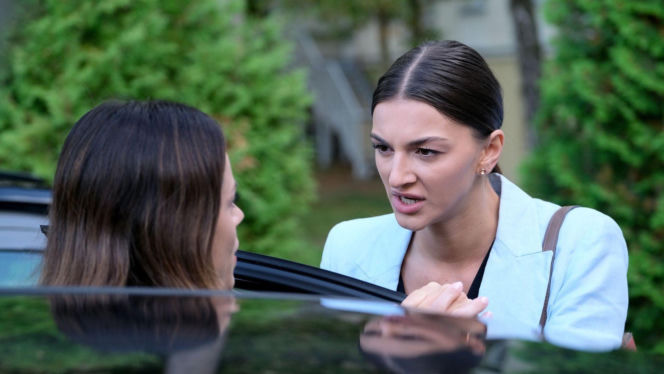 M jak miłość odc. 1915. Anka Sokołowska (Katarzyna Russ), Kasia (Paulina Lasota)