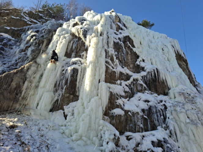 Kielce. Lodospad na Kadzielni
