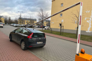 Wichura ZRYWA DACHY, ŁAMIE DRZEWA… Wieje z prędkością do 120 km/h!