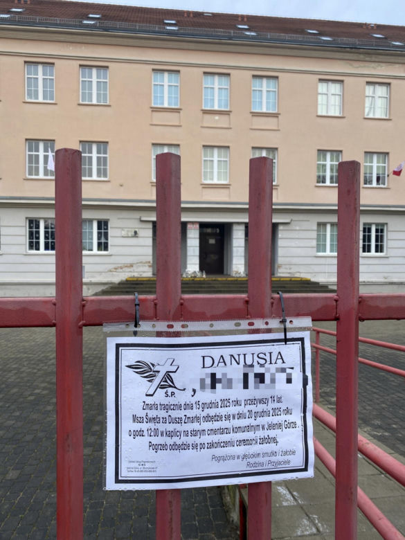 Jelenia Góra: Pogrzeb 11-letniej Danusi. Całe miasto pogrążone w smutku