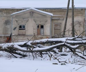 Dwór w Radlnej po I etapie renowacji (dach)