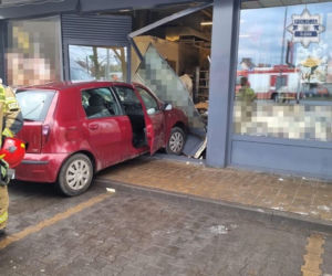 Mandat za pączki! 87-latek wjechał do cukierni w Tłusty Czwartek