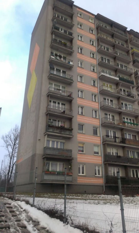 Martwa kobieta w mieszkaniu, jej mąż wyskoczył z balkonu na oczach policji! Horror w Kielcach