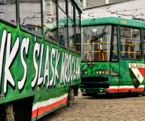 Tramwaj MPK pomalowany w barwy Śląska Wrocław