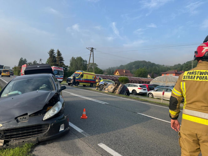 Wypadek w Czchowie. Droga krajowa nr 75 zablokowana w obu kierunkach