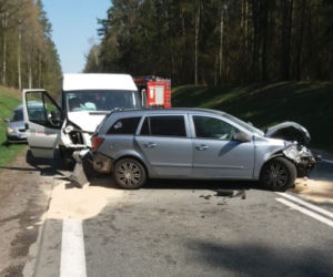 Rybniki. Wypadek na DK 8. Sześć osób trafiło do szpitala. Wśród poszkodowanych są dzieci [ZDJĘCIA]