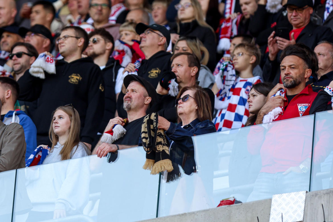 Zdjęcia kibiców i zawodników z derbów Górnego Śląska