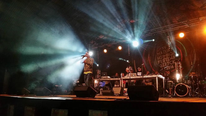 Mazury Hip-Hop Festiwal 2016 - dzień 2: Tede ze Złotą Felgą i szaleństwo publiczności