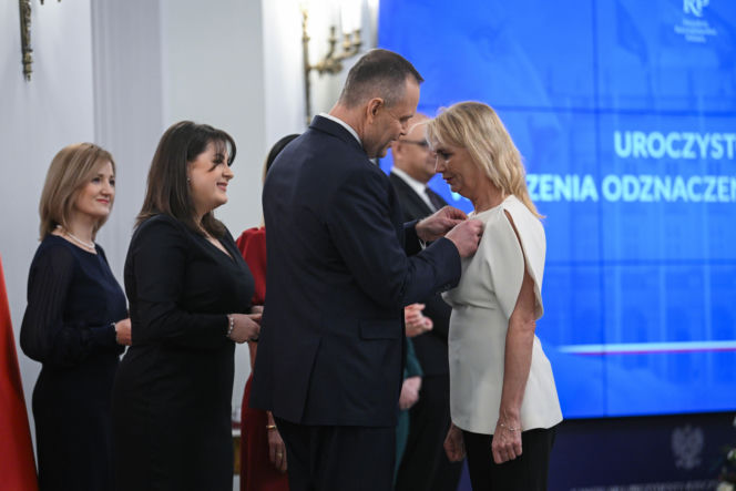 Prezydent w Dzień Kobiet wręczył odznaczenia zasłużonym kobietom