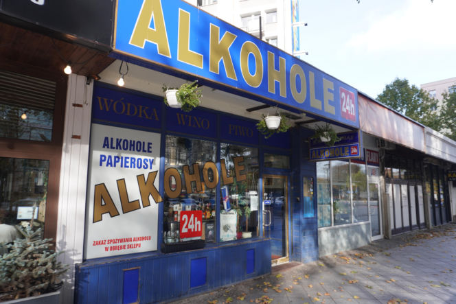 Sklepy monopolowe 24h w Śródmieściu Warszawy przechodzą do historii