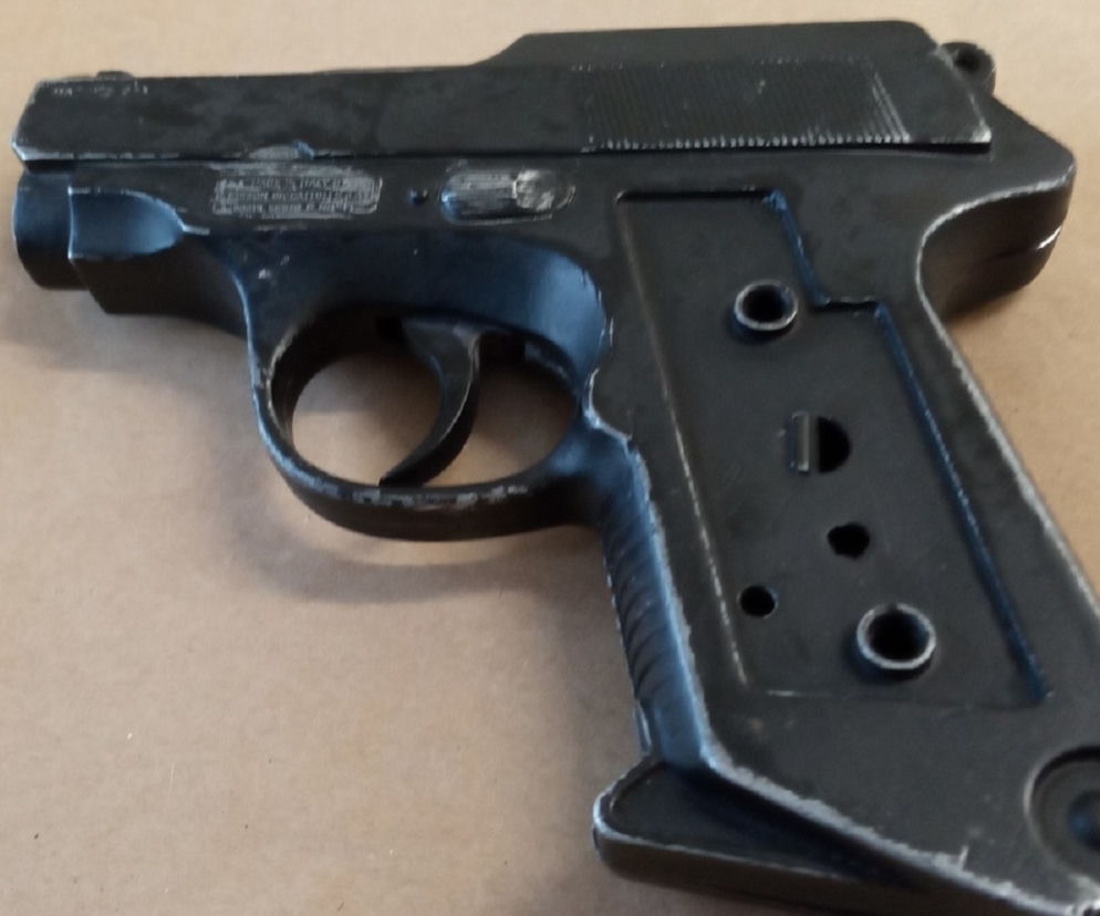 Zaatakował policjantów butelką piwa! Znaleźli przy nim TO. Groza w Oświęcimiu