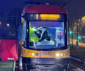 Tragedia w centrum Warszawy! Tramwaj przejechał kobietę. Nie żyje 