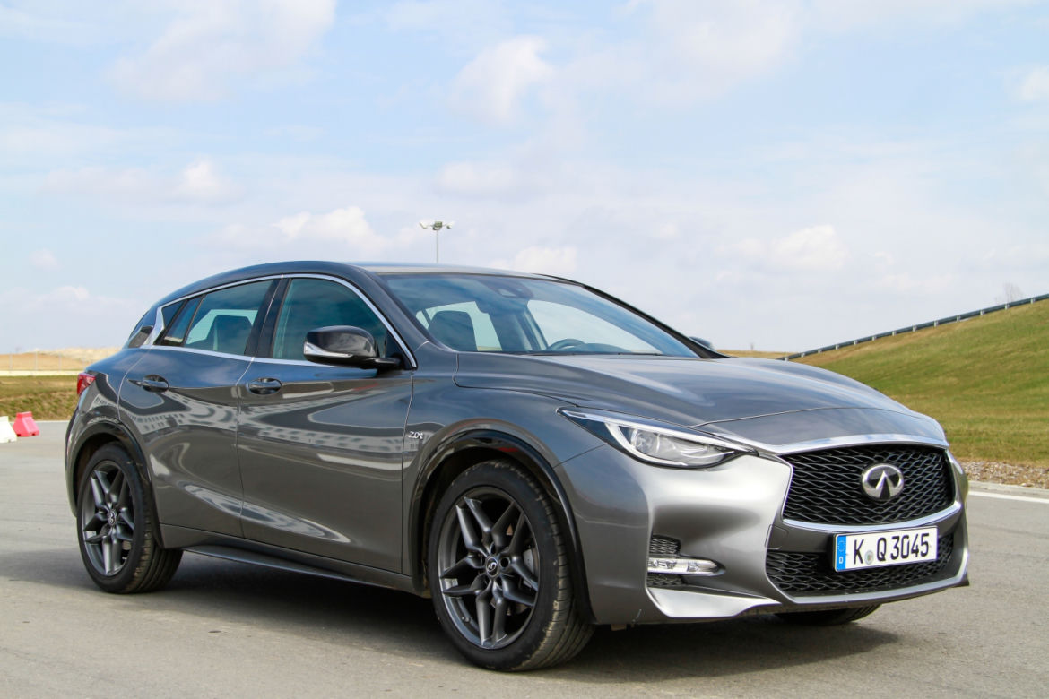 Infiniti Q30 na Torze Jastrząb 