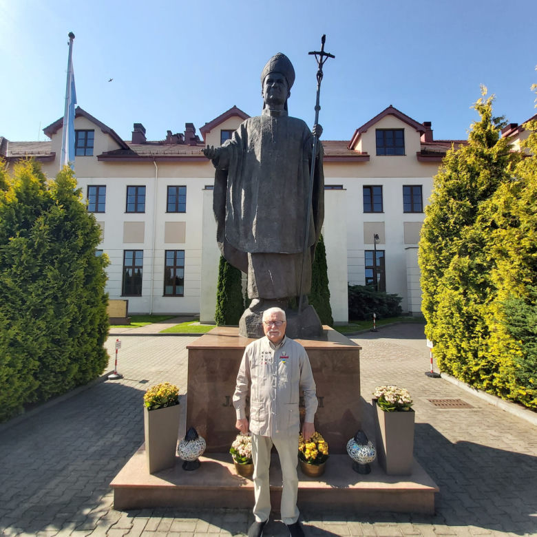 Wałęsa modlił się w kościele Rydzyka