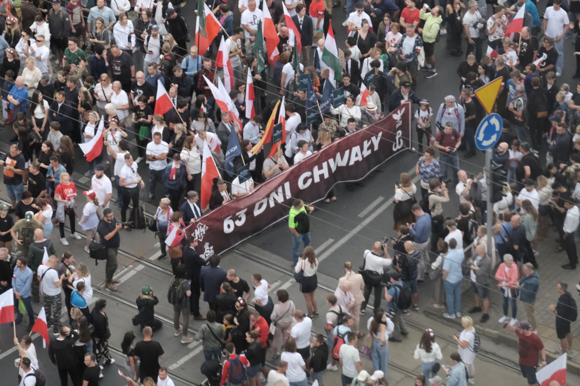 Zdjęcia z Marszu Powstania Warszawskiego