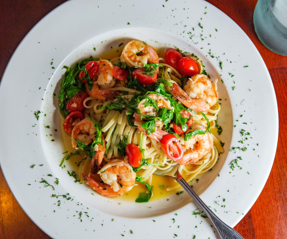 Krewetki, czosnek i oliwa. Trio idealne na ekspresowy makaron