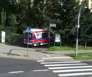 Poznań: Na ławce leżał skulony mężczyzna. Był poszukiwany przez rodzinę