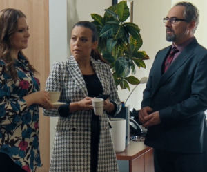 M jak miłość odc. 1659. Magda (Anna Mucha), Anita (Melania Grzesiewicz), Adam Werner (Jacek Kopczyński)