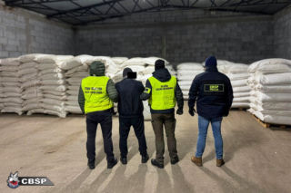 Gigantyczny cios w mafię tytoniową! CBŚP przejęło blisko 63 tony nielegalnego towaru. Skarb Państwa uratowany przed gigantyczną stratą