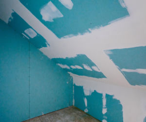 Tragiczny wypadek przerwał marzenia. Ekipa Nasz Nowy Dom walczyła z czasem. ZDJĘCIA domu przed i po remoncie