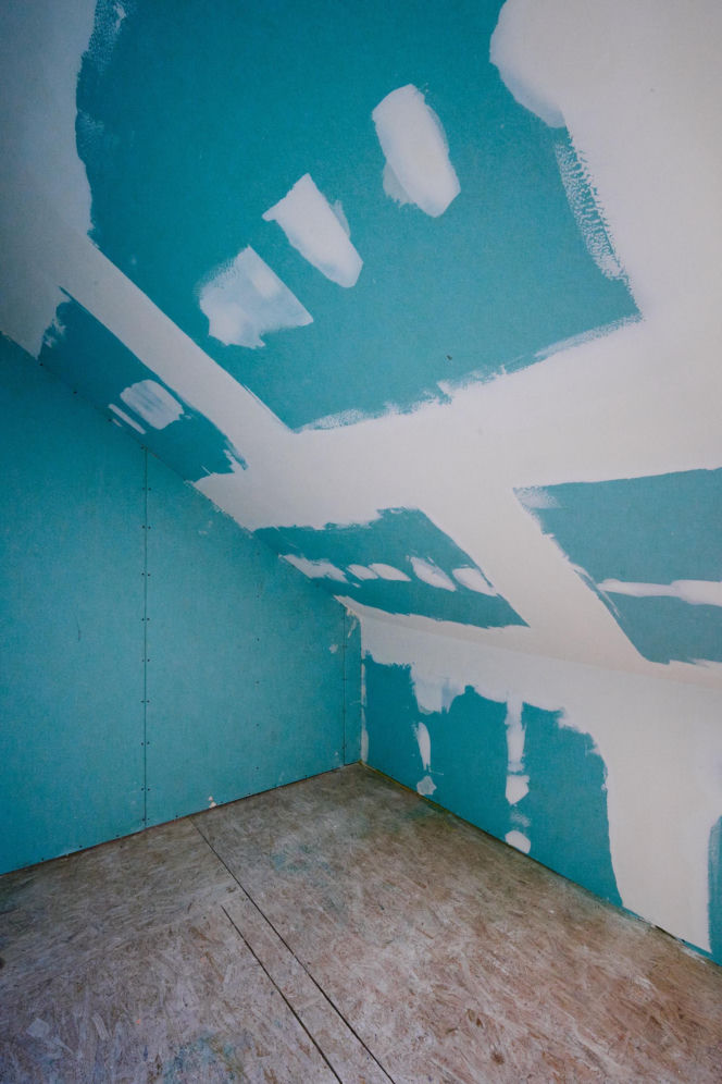 Tragiczny wypadek przerwał marzenia. Ekipa "Nasz Nowy Dom" walczyła z czasem. ZDJĘCIA domu przed i po remoncie