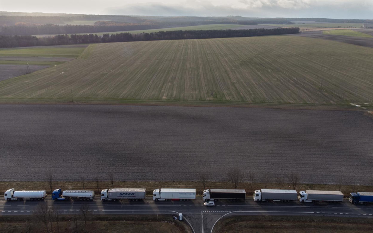 Protest przewoźników na przejściach granicznych trwa. Czas oczekiwania na odprawę to 3 dni