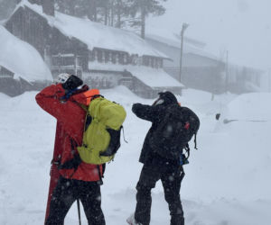 Wielka lawina porwała ludzi! Dziesięciu zaginionych narciarzy