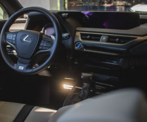 Lexus UX już w polskich salonach