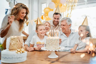 Tort na Dzień Babci i Dziadka. 10 łatwych i pysznych przepisów na niespodziankę dla dziadków