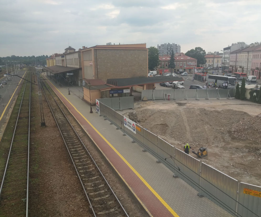 Ruszyła przebudowa peronów na stacji Rzeszów Główny