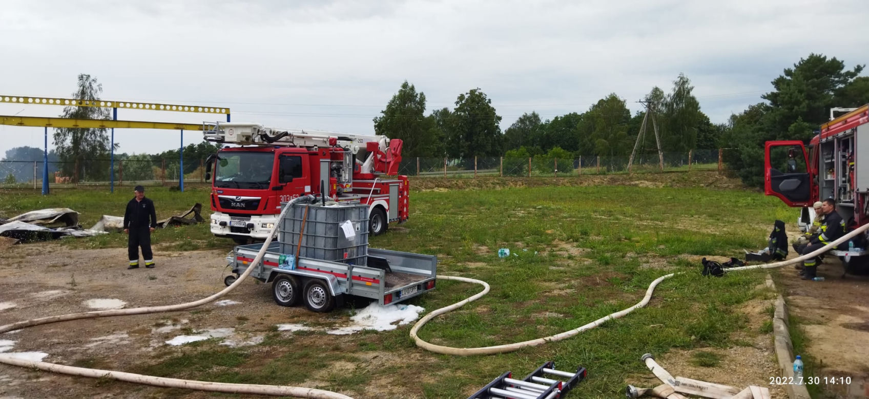 Potężny pożar niedaleko Lublina. Straty oszacowano na 12 mln zł