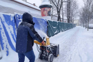 Atak zimy w Krakowie. Miasto sparaliżowane, IMGW ostrzega