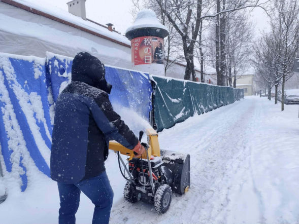 Atak zimy w Krakowie. Miasto sparaliżowane, IMGW ostrzega