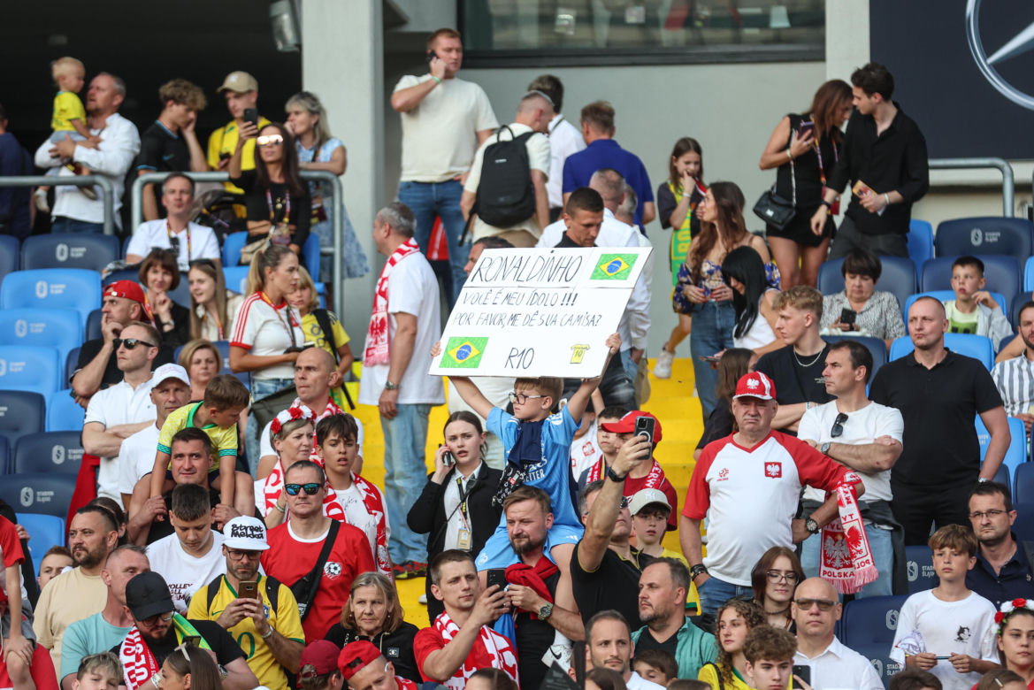 Kibice na meczu gwiazd Polska - Brazylia na Stadionie Śląskim