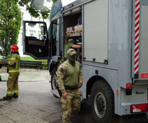 Saperzy na Uniwerku. Duża akcja służb 
