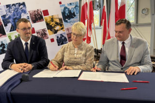 Kolejna szansa i możliwości dla uczniów siedleckiej Kolejówki! Szkoła podpisała umowę ze spółką kolejową POLREGIO